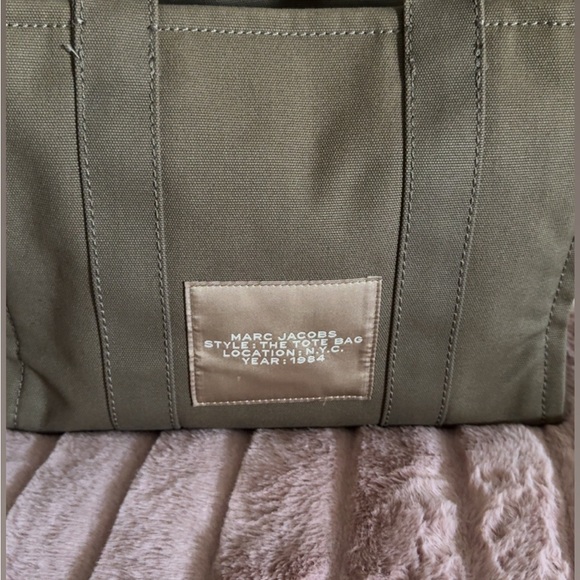 DO NOT BUY Marc Jacobs Brown Tote Bag listing for yazzy - Picture 7 of 9